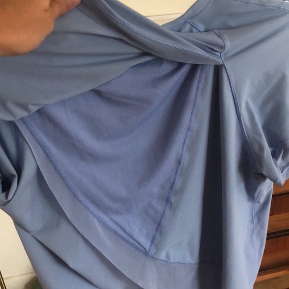 Cute Periwinkle Lululemon Top with Split Back - Picture 5 of 5
